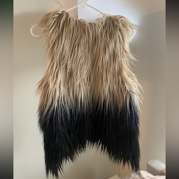 Faux fur vest. Excellent condition; stylish and warm. - Picture 3 of 3